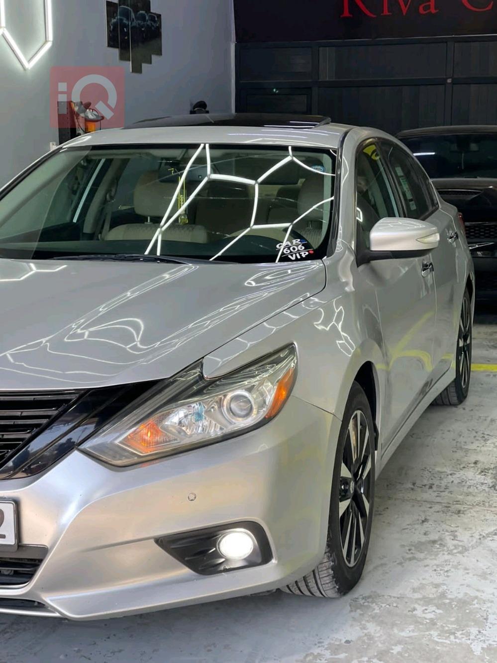 نيسان ألتيما